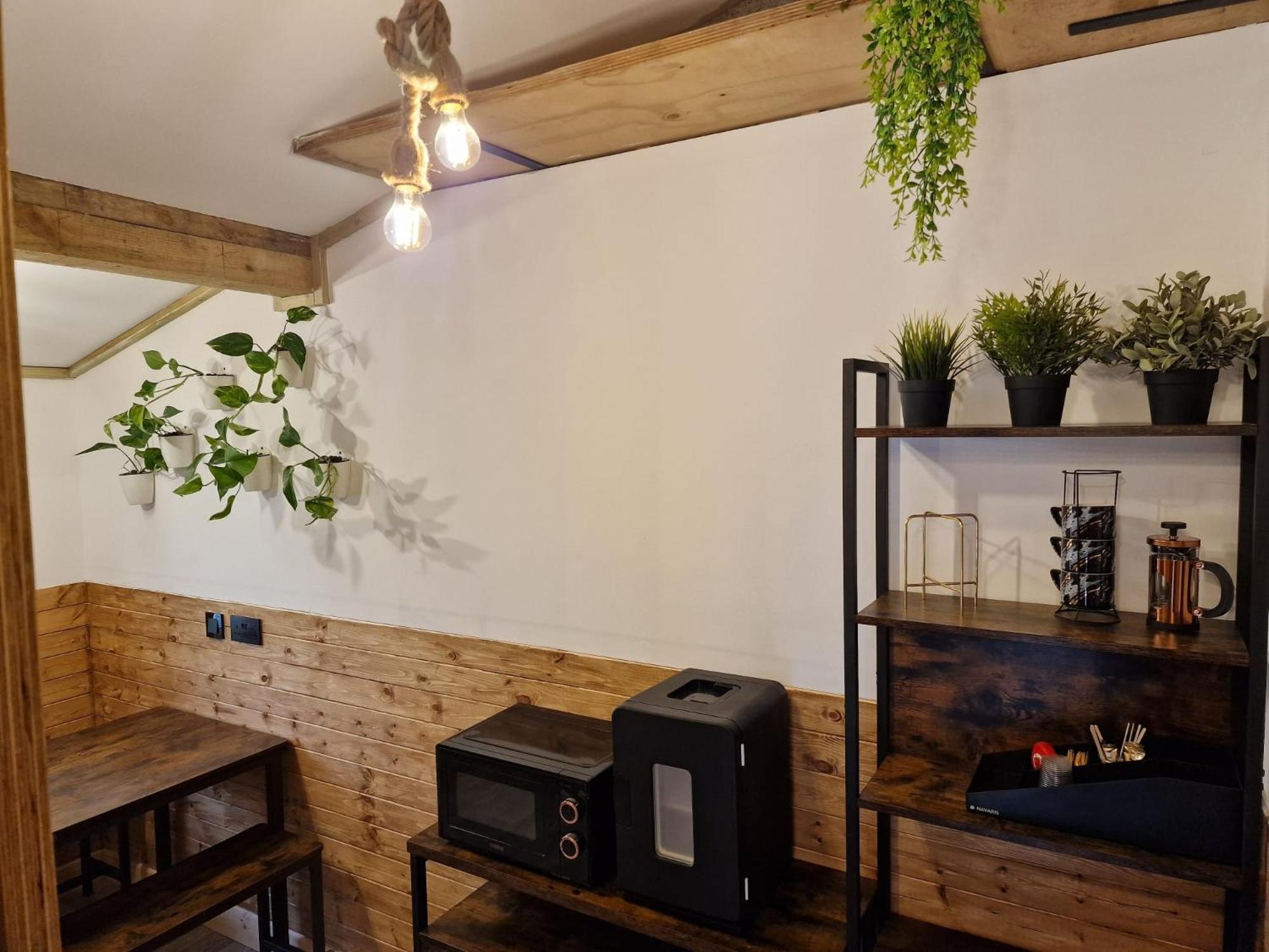 Two-Bedroom Cosy Country Lodge With Private Patio Greenhithe المظهر الخارجي الصورة
